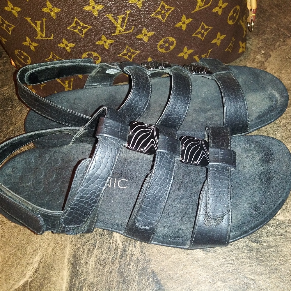 Women's black VIONIC sandals size 9